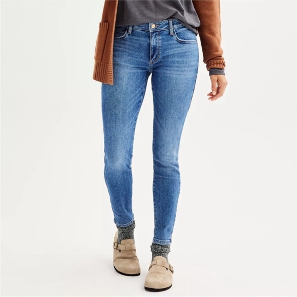 Brand New Women's Stretch Midrise Skinny Jeans, Size 18 Average/Regular, NWT